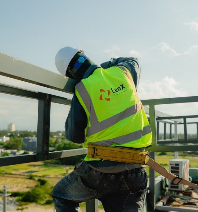 da nang solar panels instalation